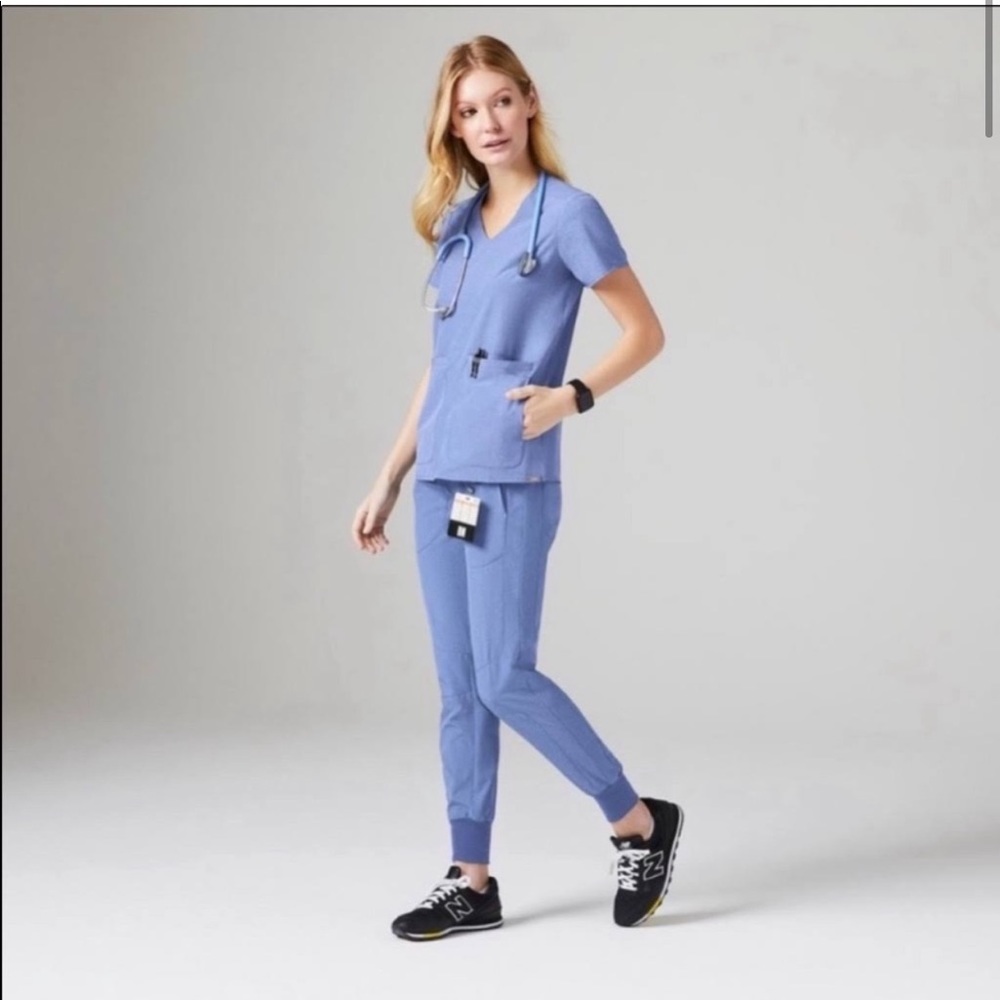 Figs Big Sky FIONe.a.c Callao-Jogger Scrub Pants & Lekei Four pocket Scrub Top